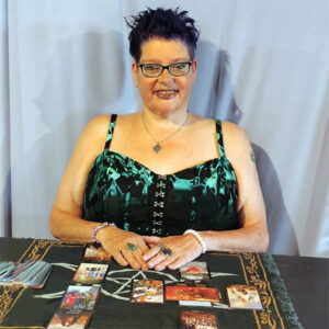 tarot reader luna